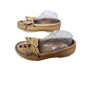 Minnetonka Tan Leather Beaded Moccasins
